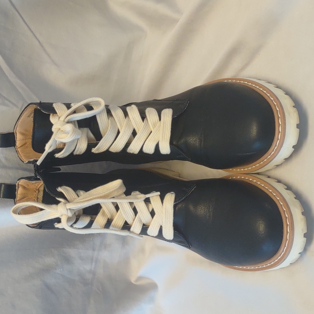 Oasis Society Women's Black Vegan Leather Combat Boots Size 7.5 Medium EUC - Picture 2 of 14